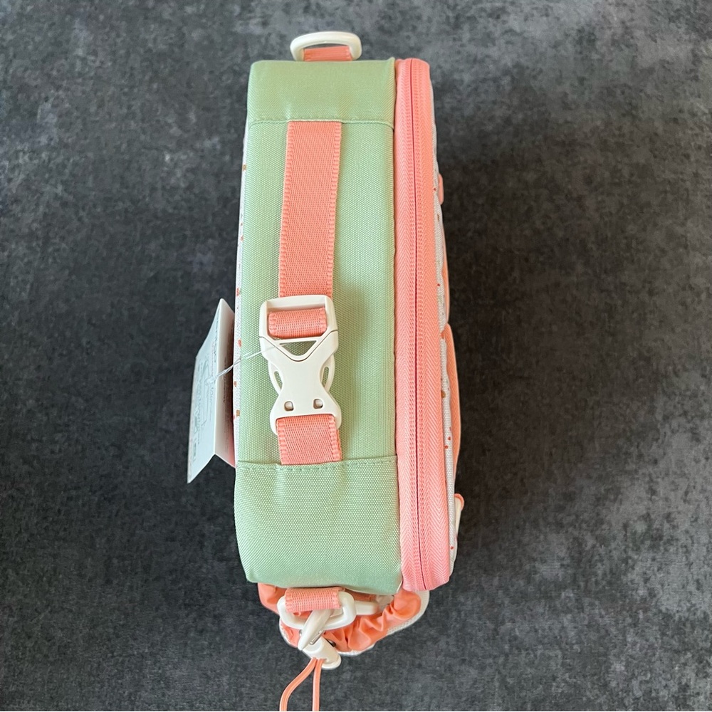 NWT Bentgo Kids Lunch Bag and Water Bottle
Whimsy & Wonder Prints Collection - Picture 11 of 16